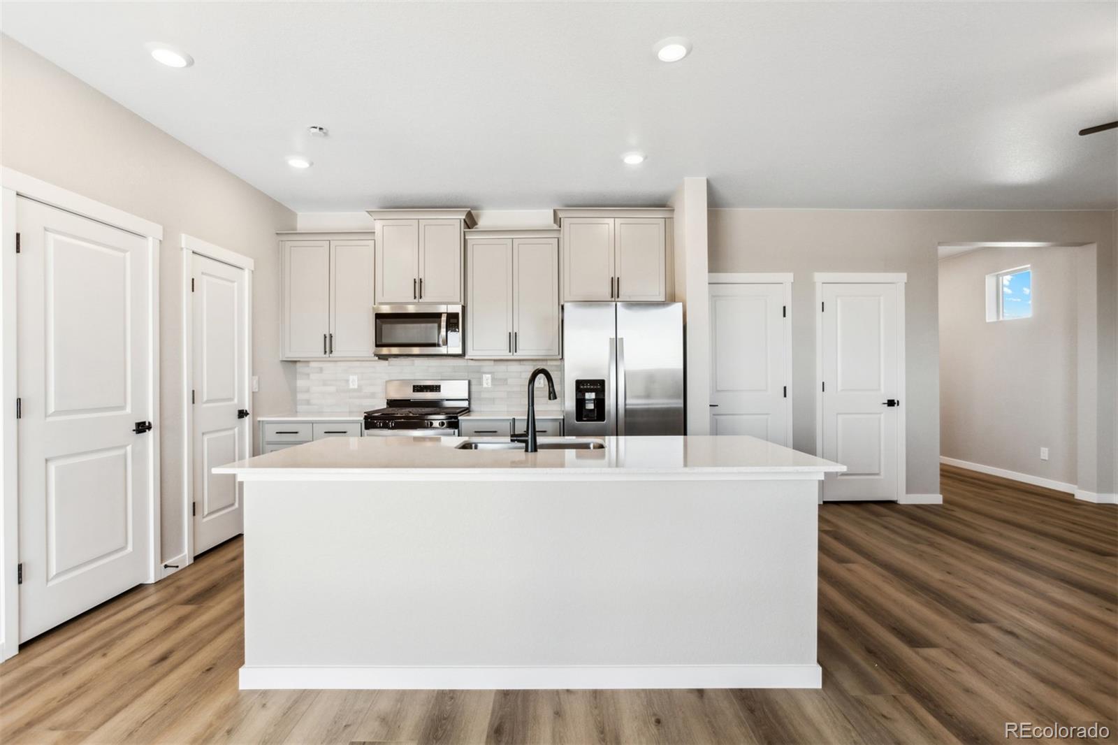 MLS Image #5 for 9371  truckee court,commerce city, Colorado