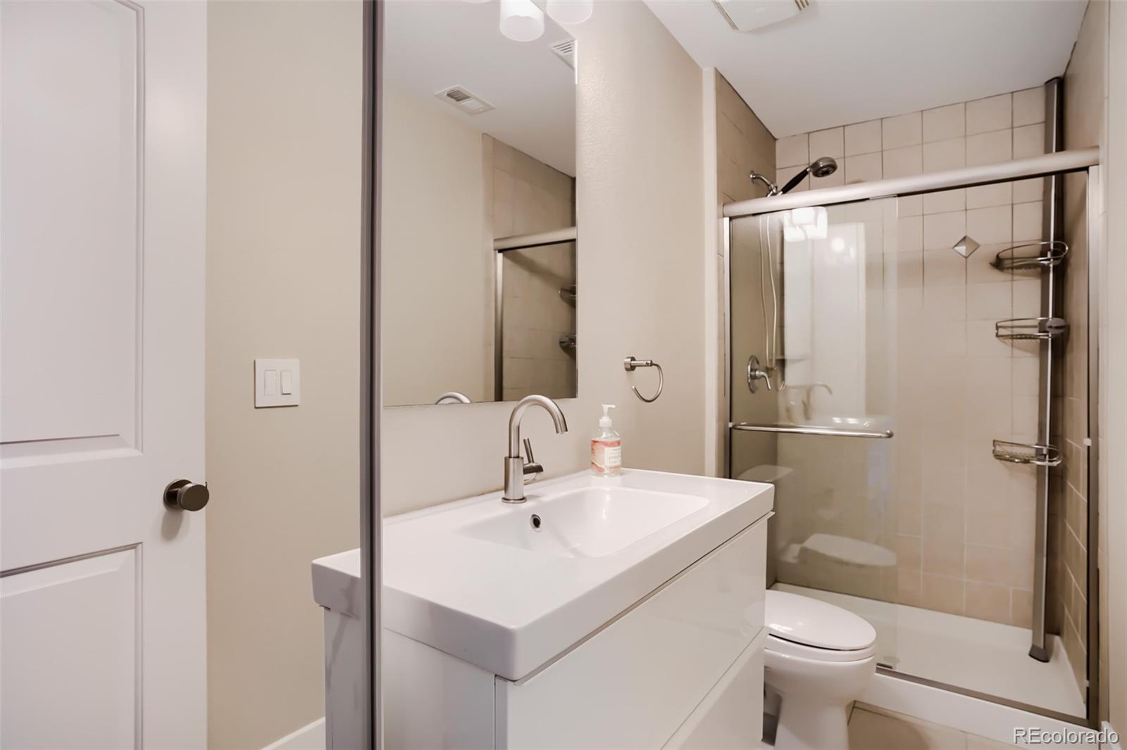 MLS Image #19 for 930 s pearl street 101,denver, Colorado