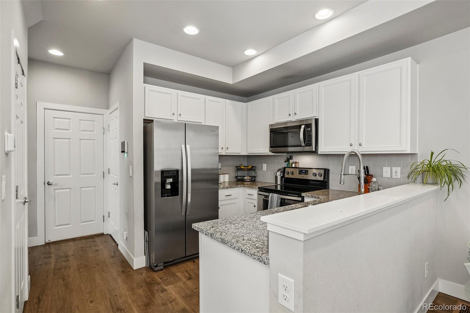 MLS Image #11 for 16021 e 47th place,denver, Colorado