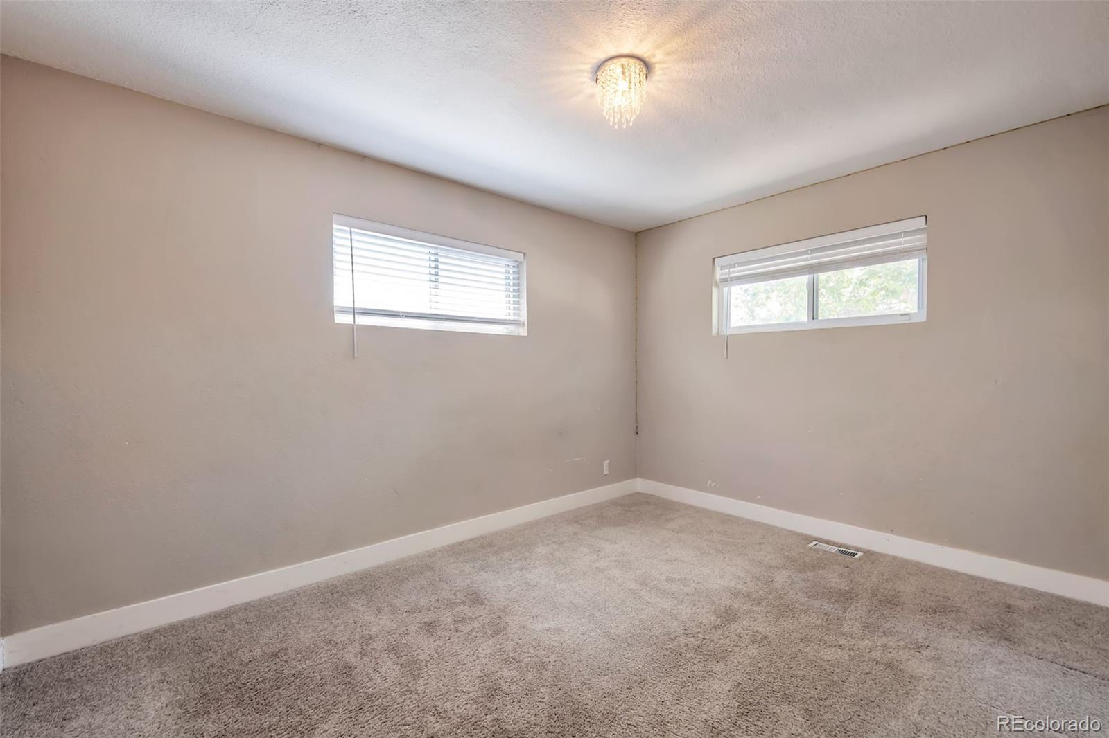 MLS Image #14 for 1181  rowena street,denver, Colorado