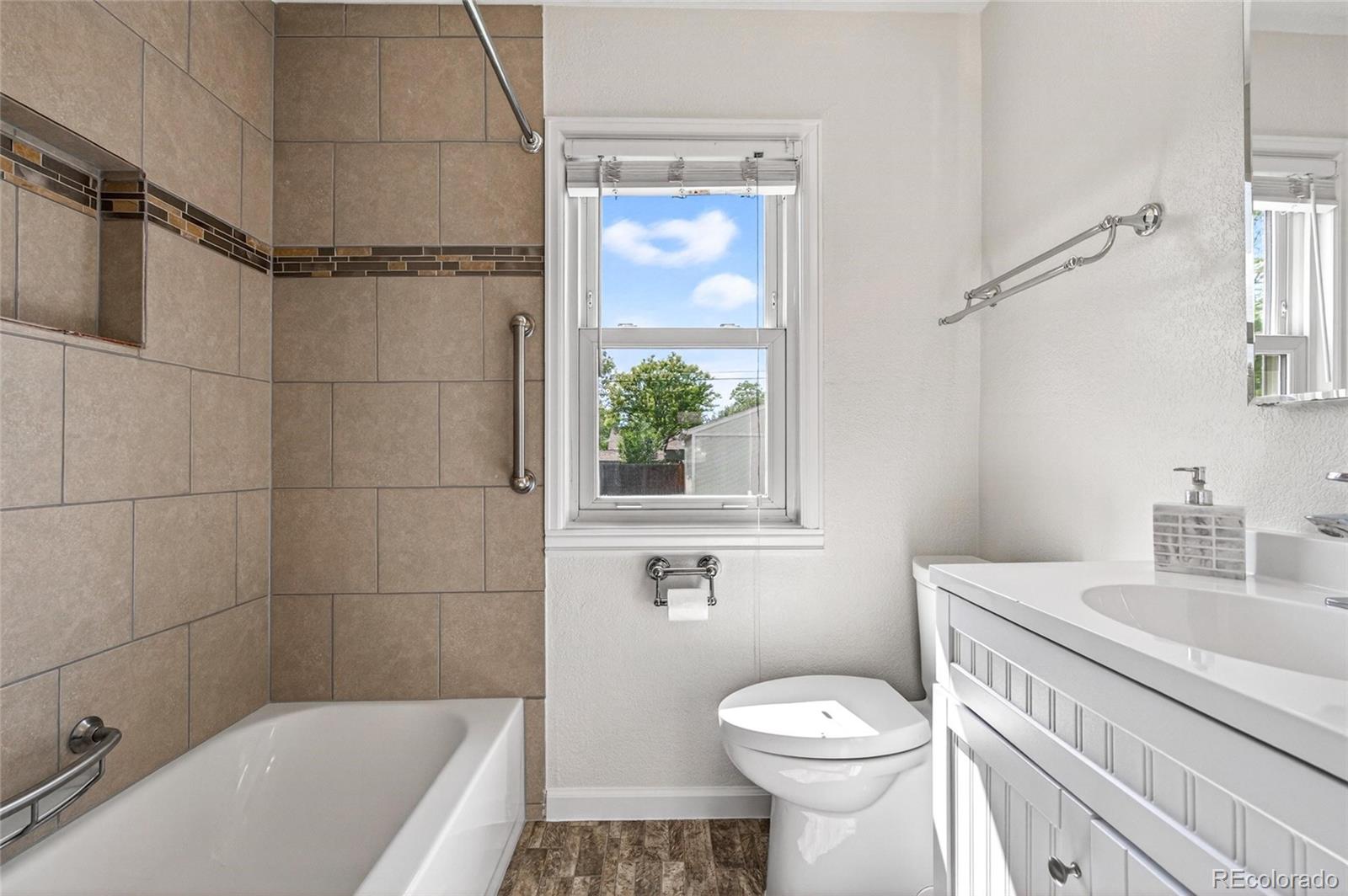 MLS Image #11 for 1173  chester street,aurora, Colorado