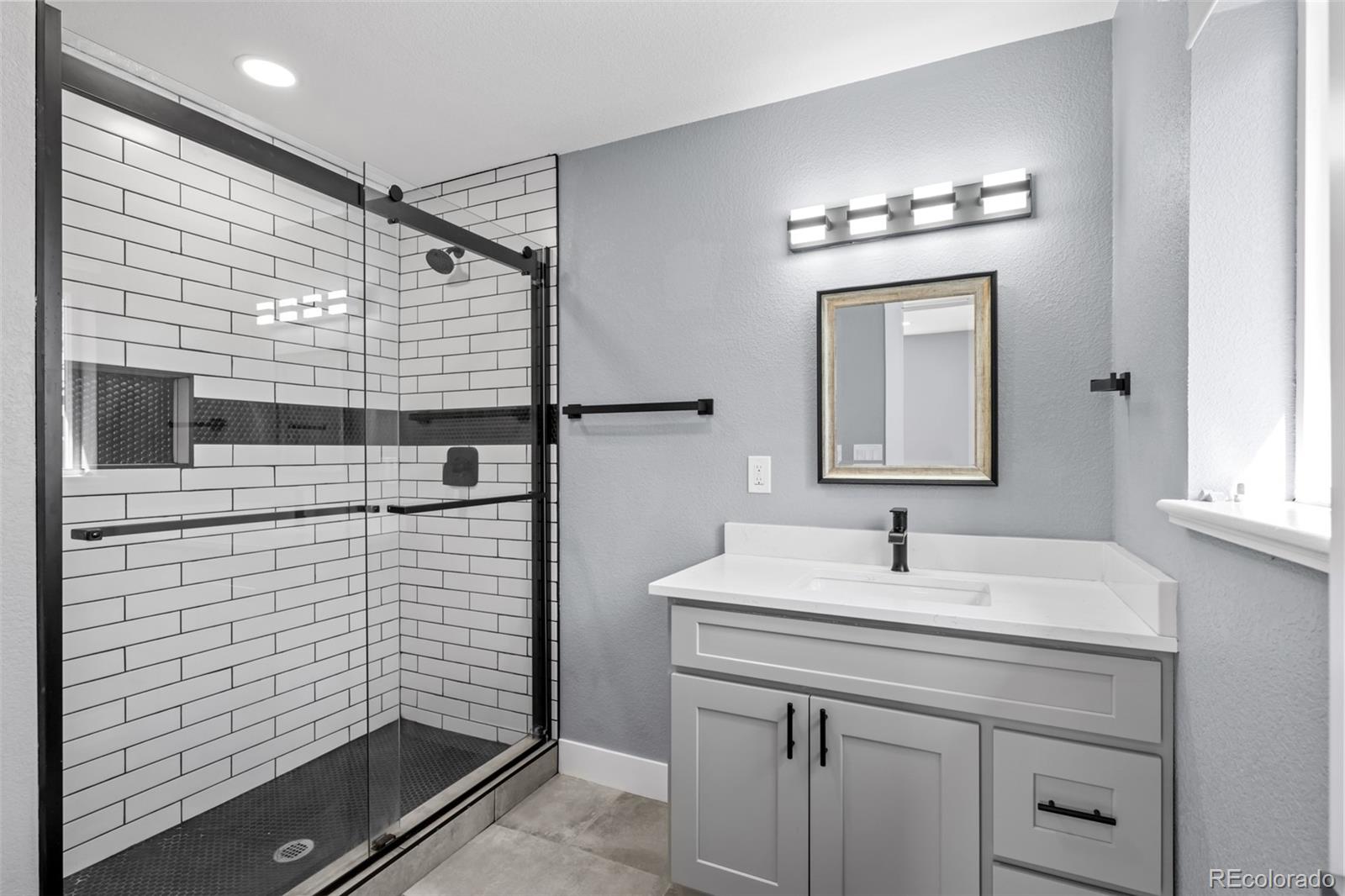 MLS Image #11 for 5360 e jewell avenue,denver, Colorado