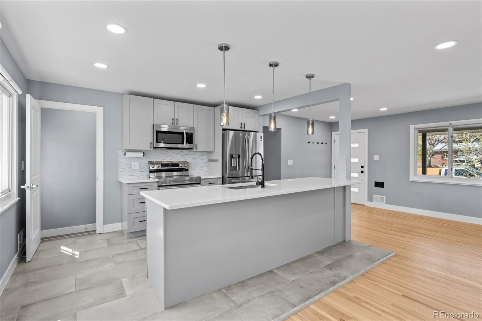 MLS Image #7 for 5360 e jewell avenue,denver, Colorado