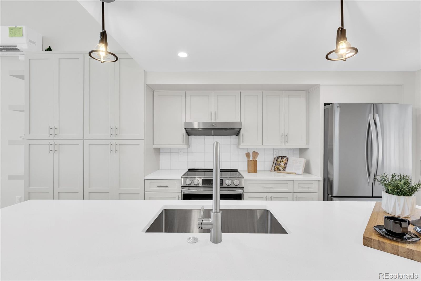 MLS Image #11 for 347 w warren avenue,denver, Colorado