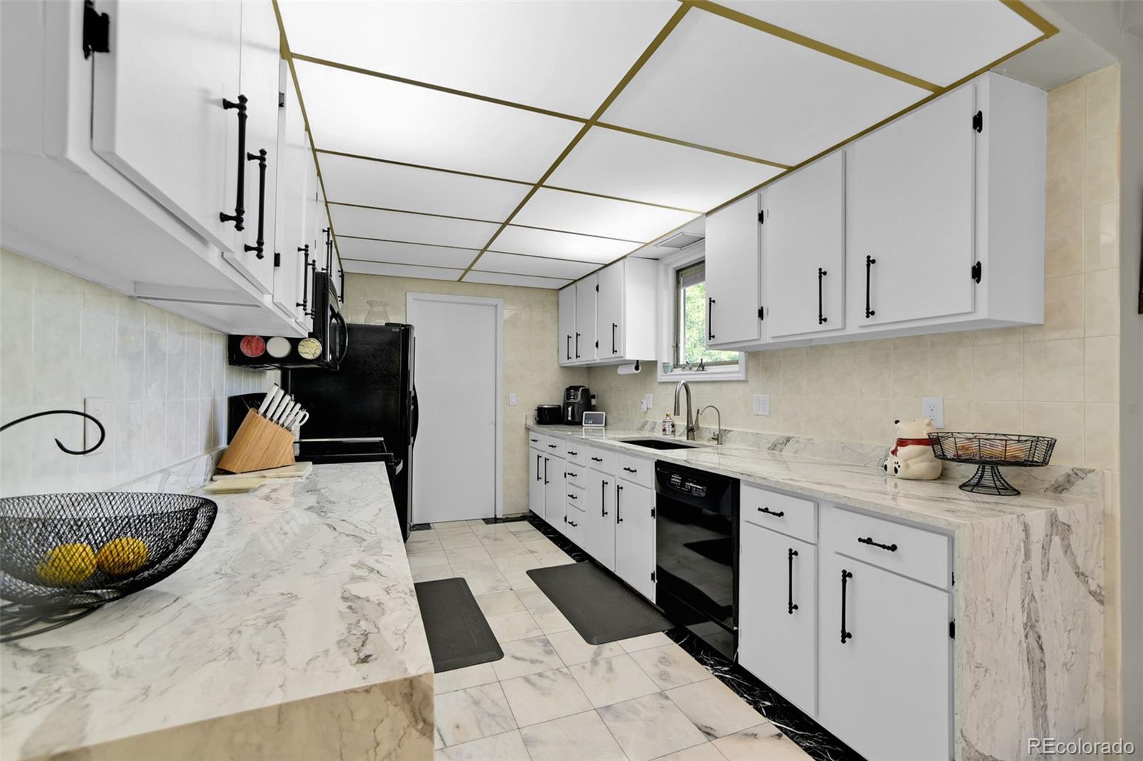 MLS Image #11 for 8122  ammons way,arvada, Colorado