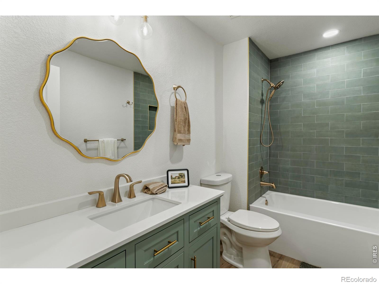 MLS Image #12 for 272  ley drive,la salle, Colorado