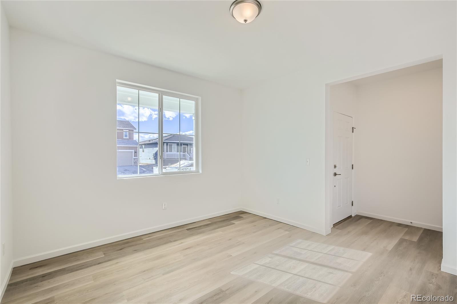 MLS Image #11 for 54955 e 28th place,strasburg, Colorado