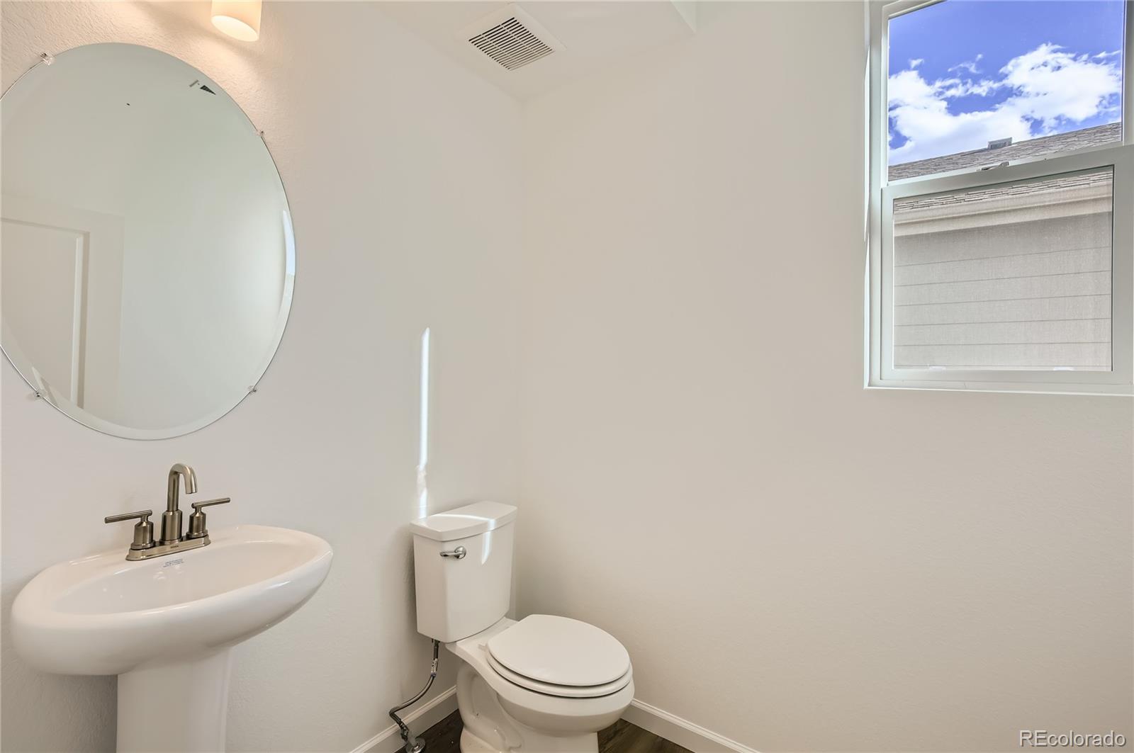 MLS Image #12 for 54955 e 28th place,strasburg, Colorado