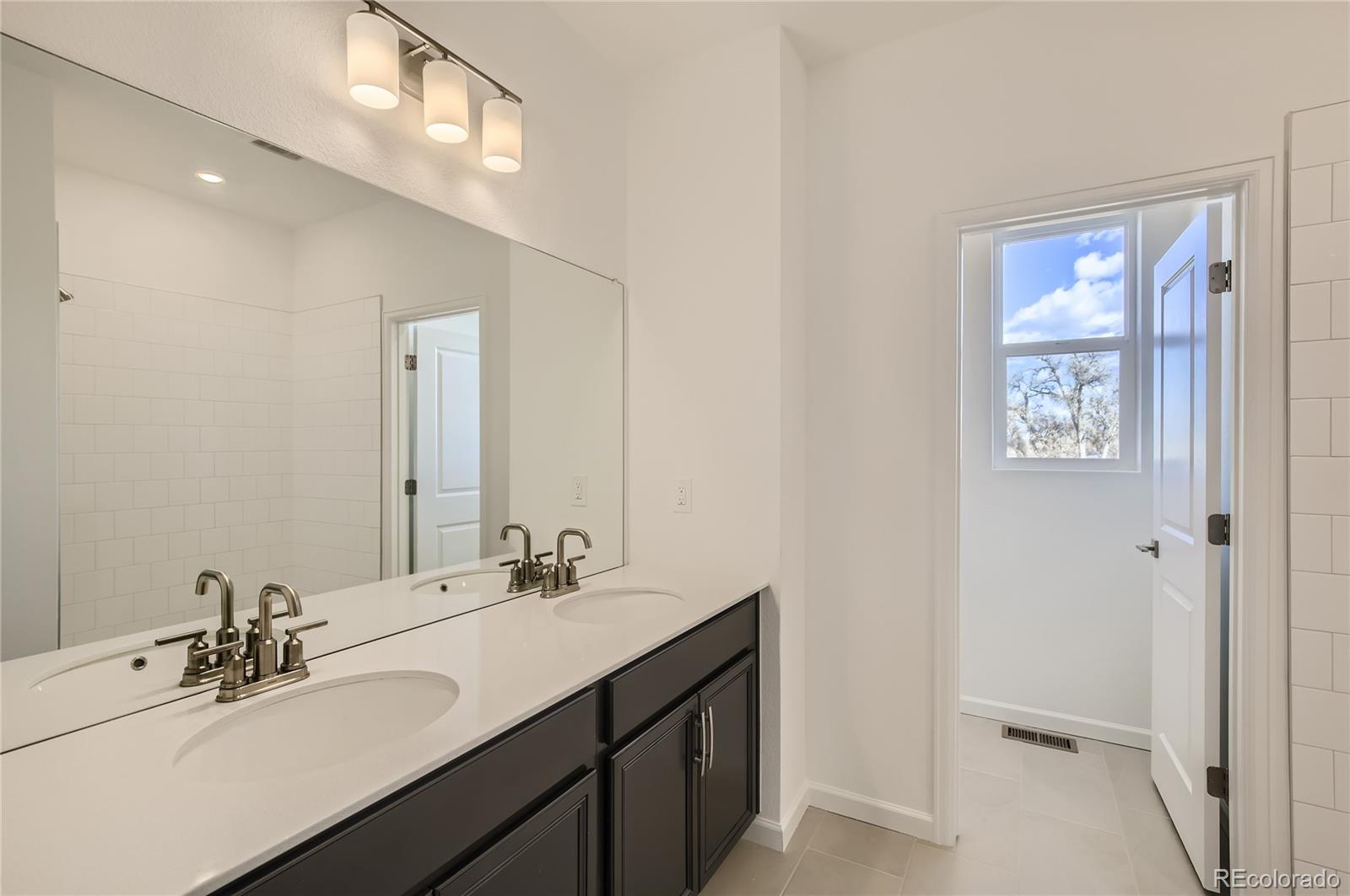 MLS Image #15 for 54955 e 28th place,strasburg, Colorado