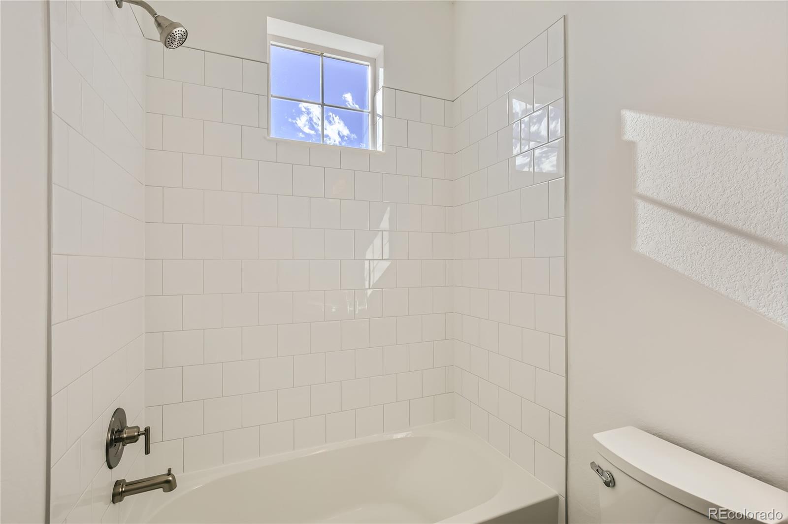 MLS Image #20 for 54955 e 28th place,strasburg, Colorado