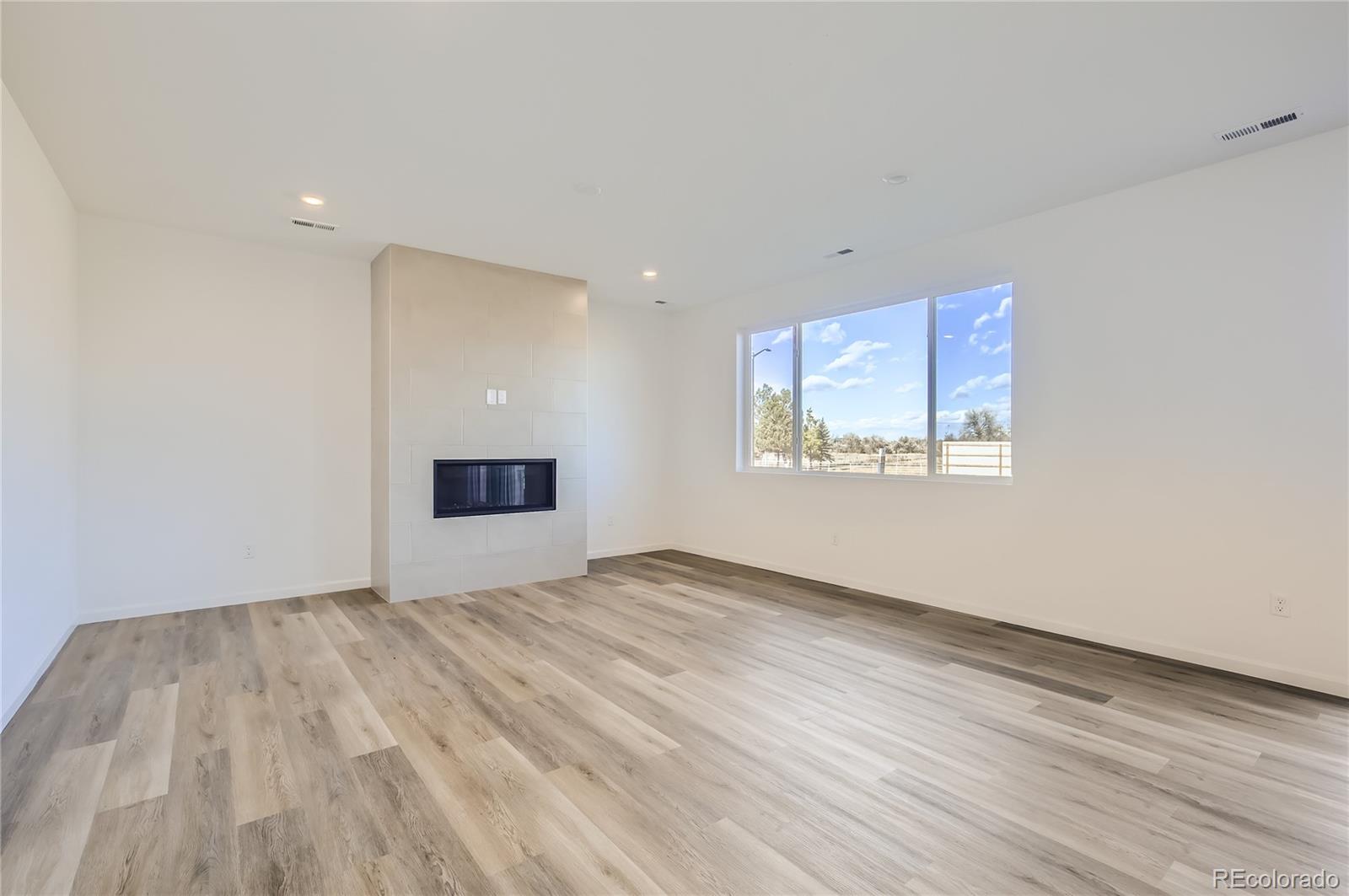 MLS Image #3 for 54955 e 28th place,strasburg, Colorado