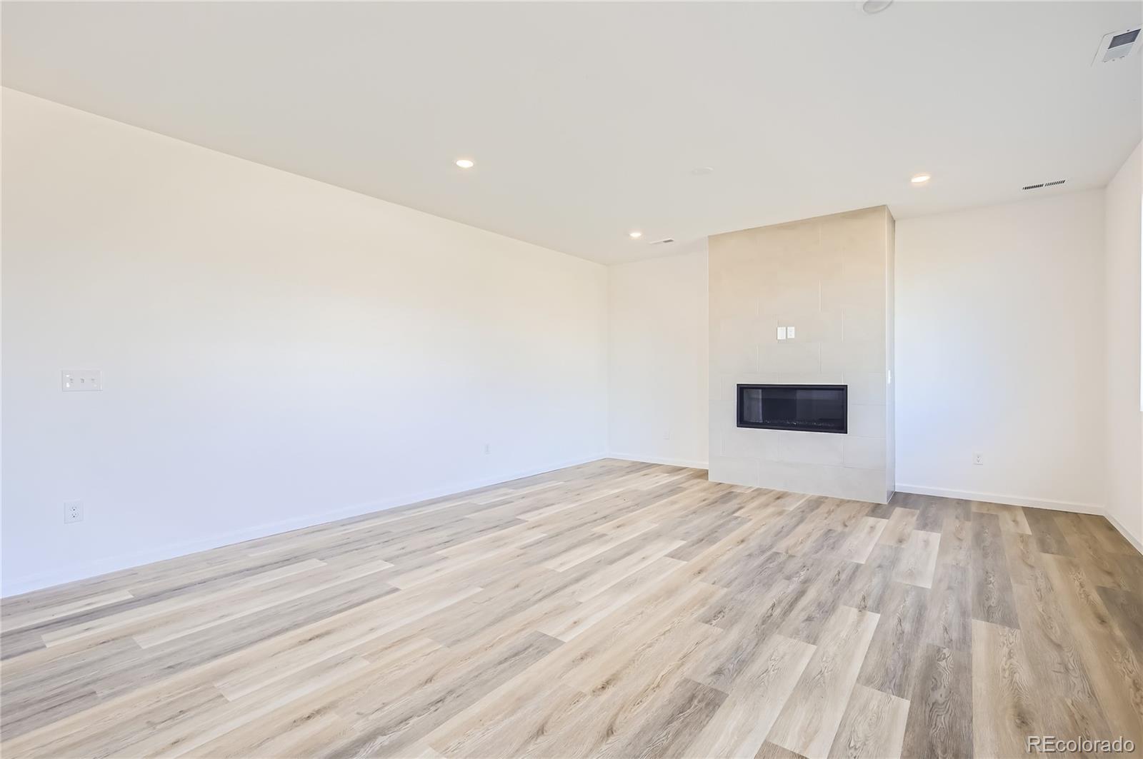 MLS Image #4 for 54955 e 28th place,strasburg, Colorado
