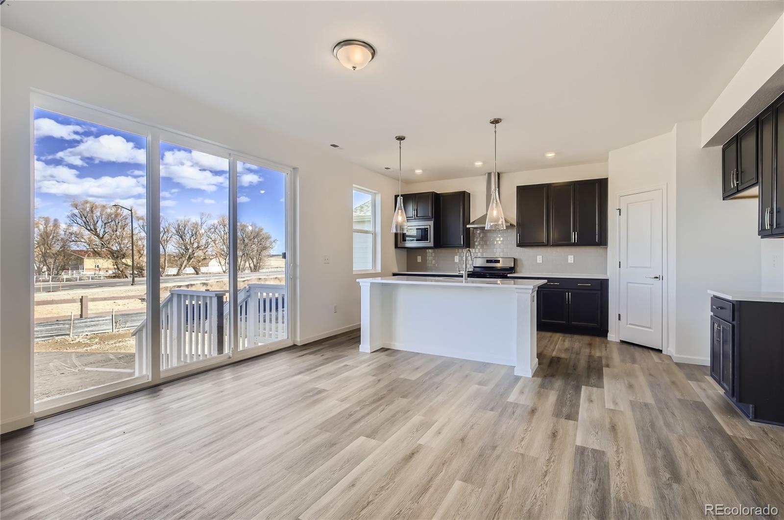 MLS Image #9 for 54955 e 28th place,strasburg, Colorado