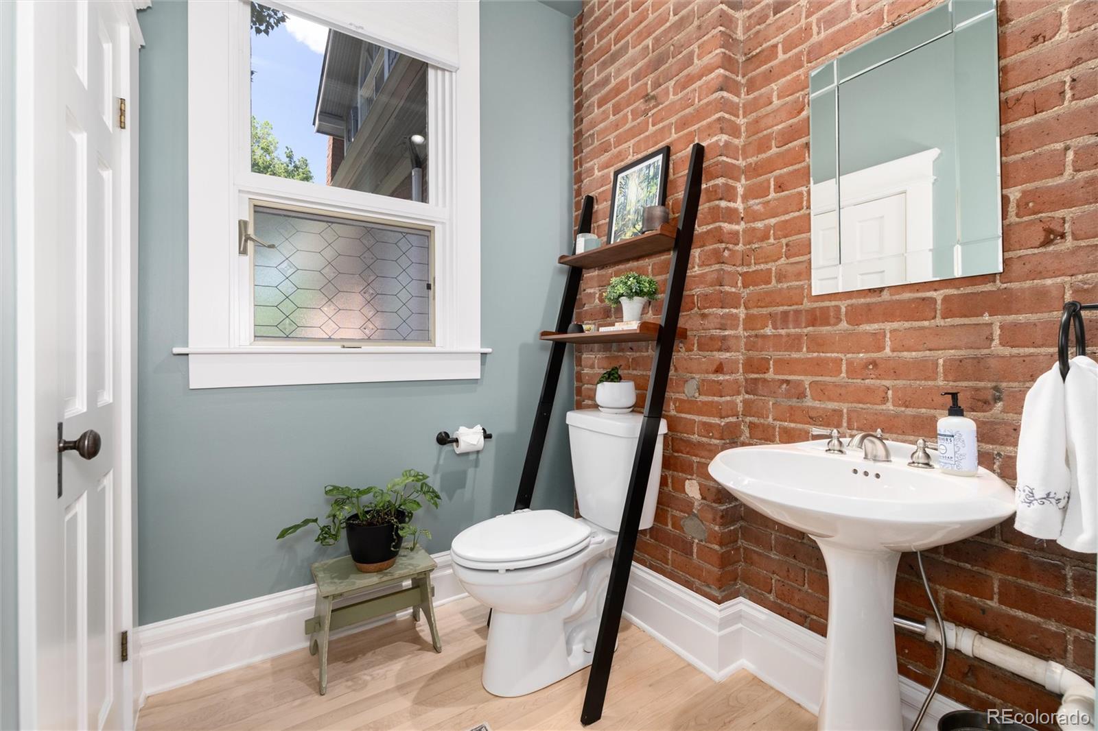 MLS Image #20 for 1550 s logan street,denver, Colorado