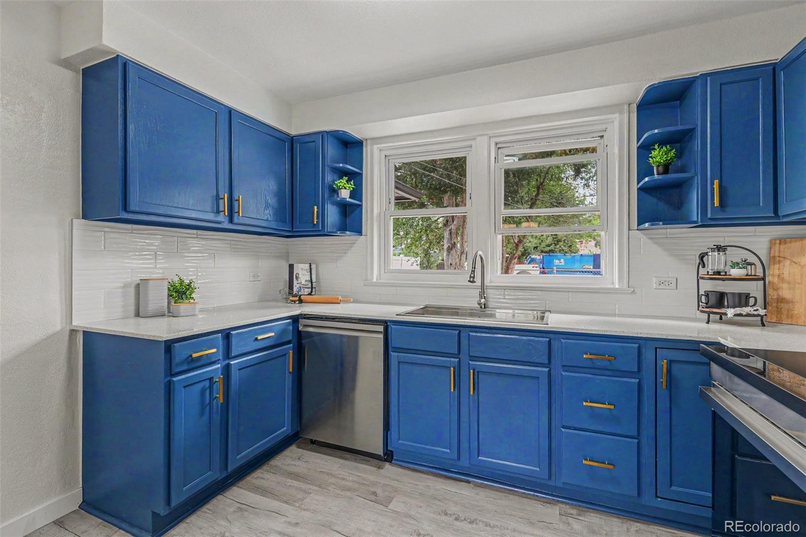 MLS Image #10 for 1970  quebec street,denver, Colorado