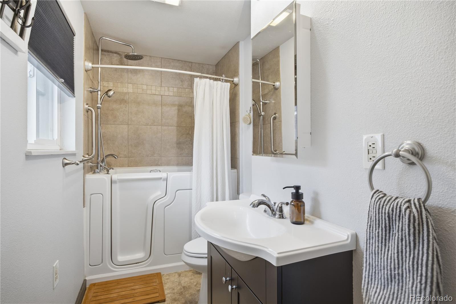 MLS Image #16 for 710  4th street,bennett, Colorado