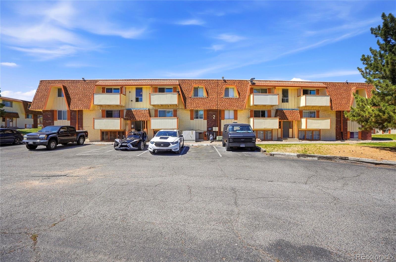 MLS Image #2 for 10211  ura lane,denver, Colorado