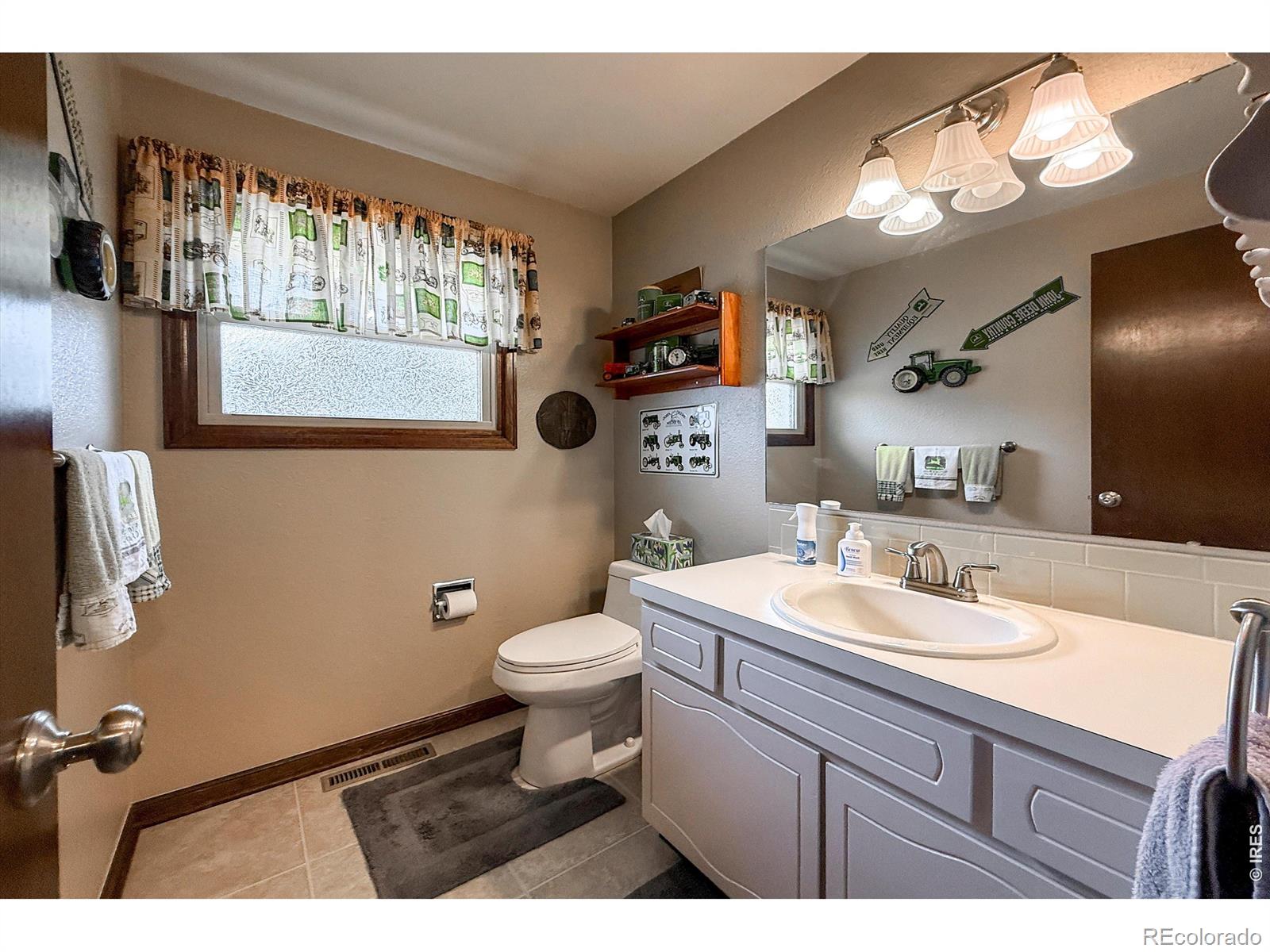 MLS Image #27 for 2806  lake park way,longmont, Colorado