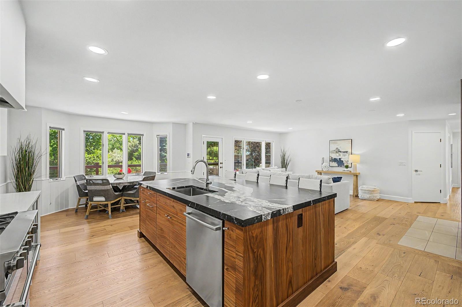 MLS Image #14 for 1519 e maplewood court,littleton, Colorado