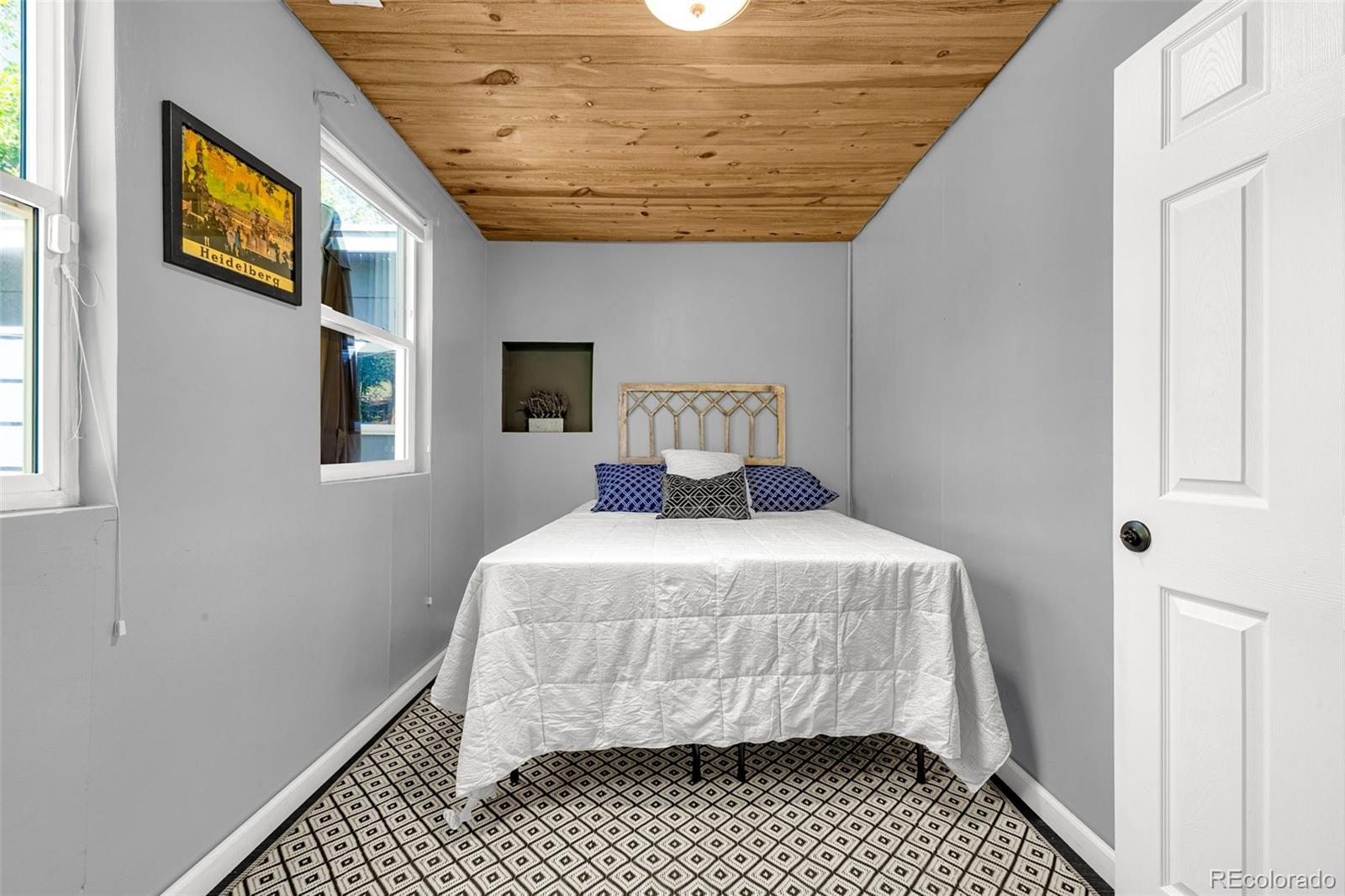 MLS Image #11 for 1608  highland way,colorado springs, Colorado