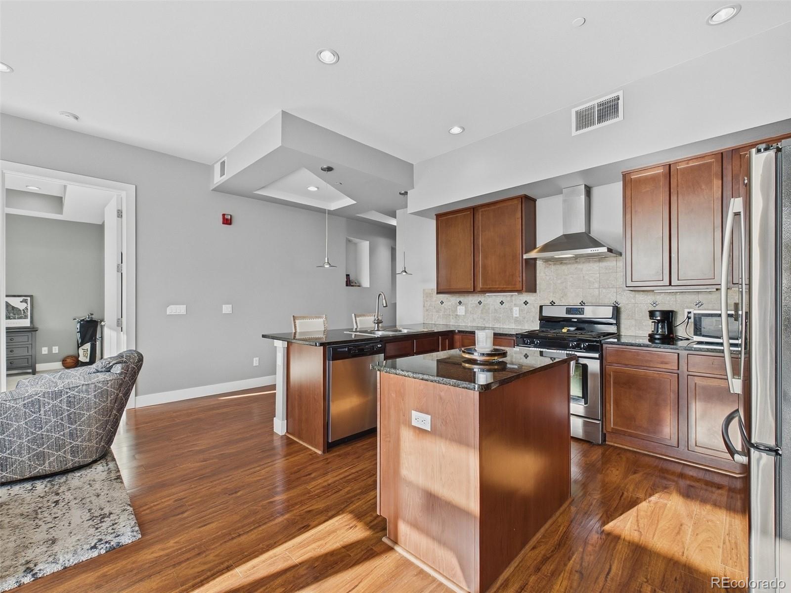 MLS Image #4 for 1488  madison street,denver, Colorado