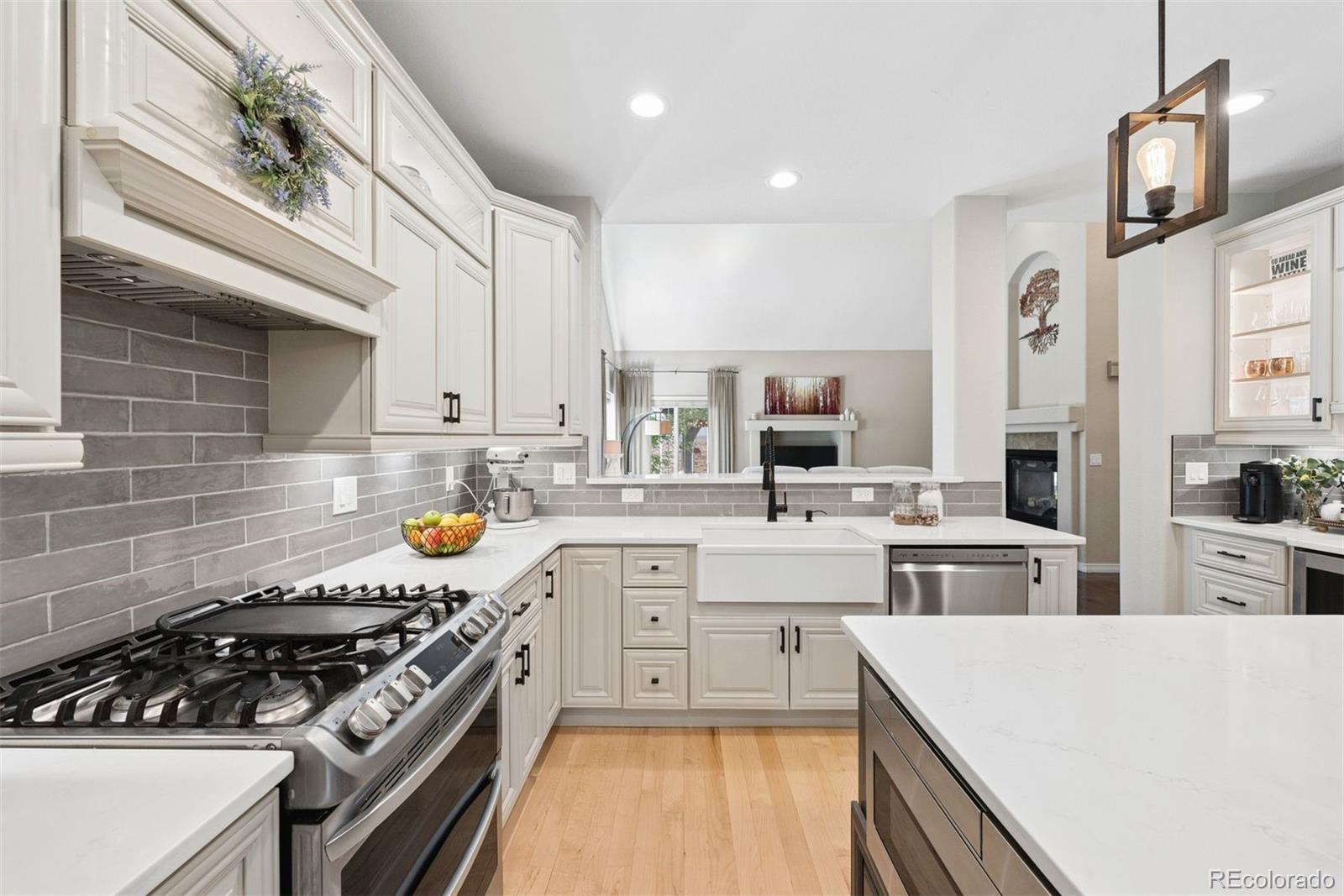 MLS Image #10 for 7141 s elk court,aurora, Colorado