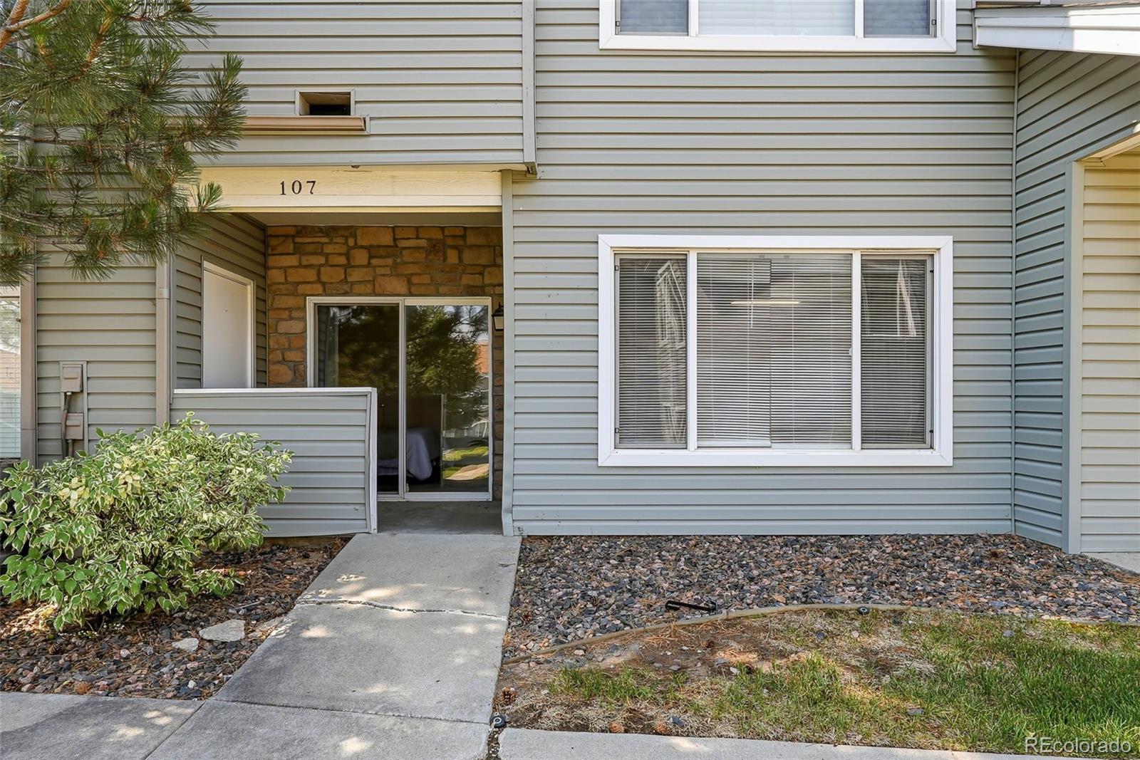 MLS Image #2 for 912 s yampa street,aurora, Colorado