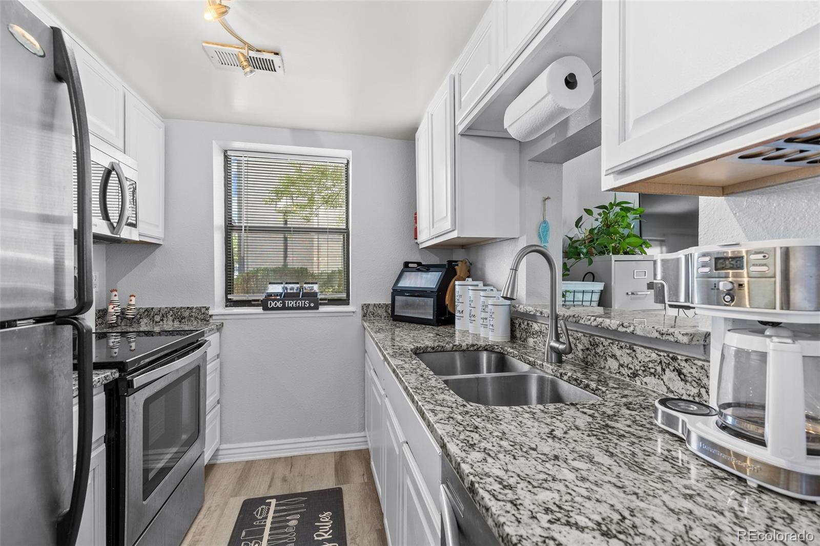 MLS Image #2 for 9867 e peakview avenue,englewood, Colorado