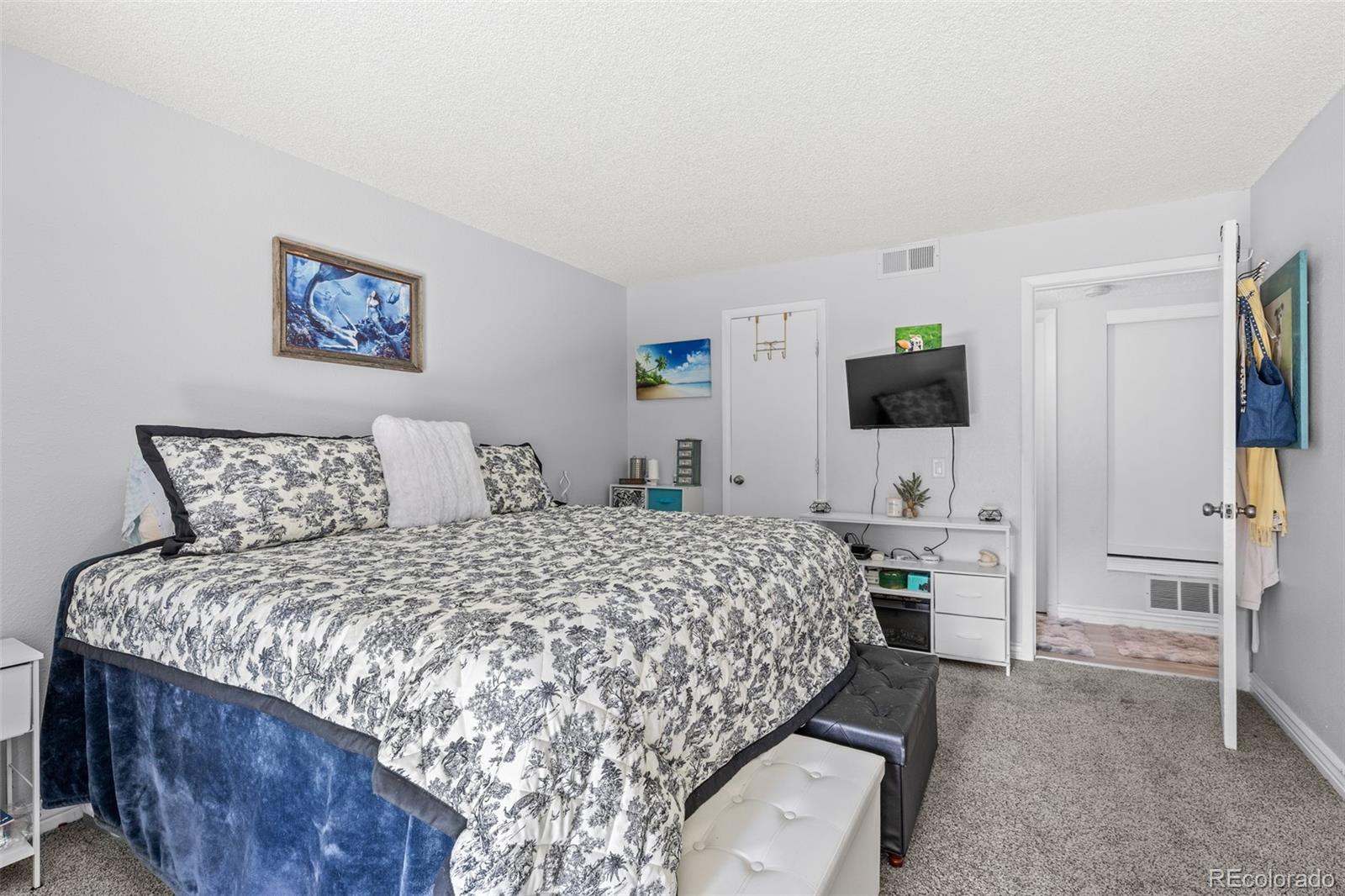 MLS Image #9 for 9867 e peakview avenue,englewood, Colorado