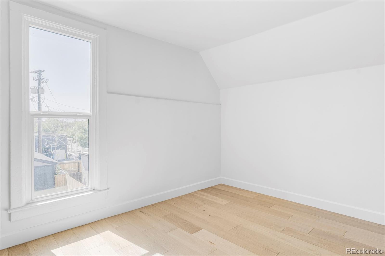 MLS Image #19 for 2563 n emerson street,denver, Colorado