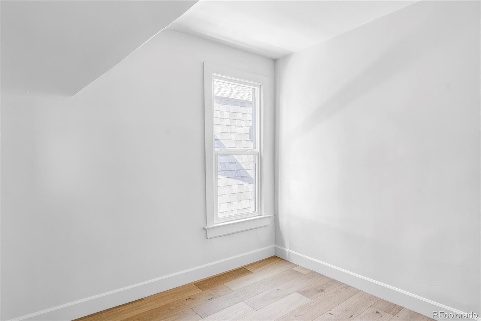 MLS Image #22 for 2563 n emerson street,denver, Colorado