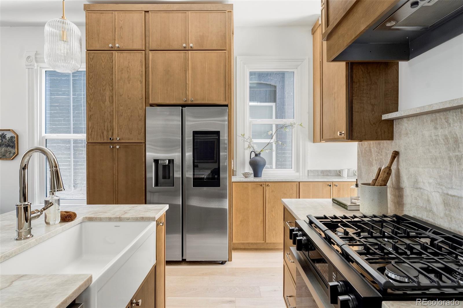 MLS Image #8 for 2563 n emerson street,denver, Colorado