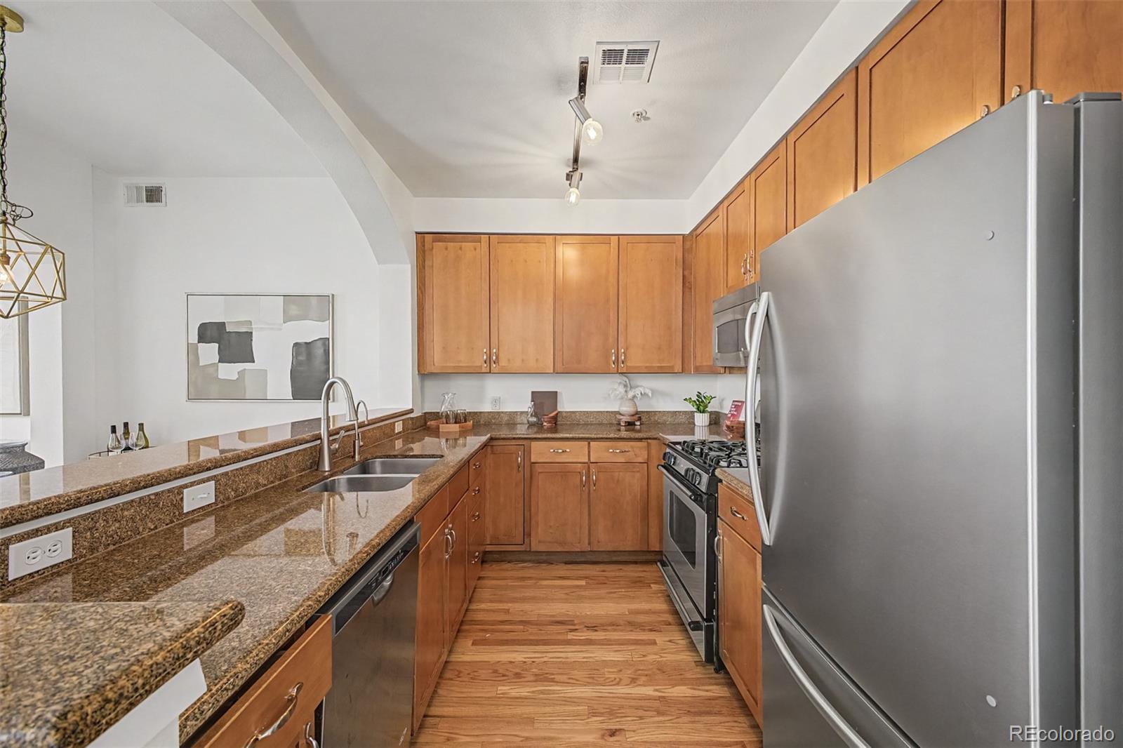 MLS Image #11 for 1489  steele street,denver, Colorado