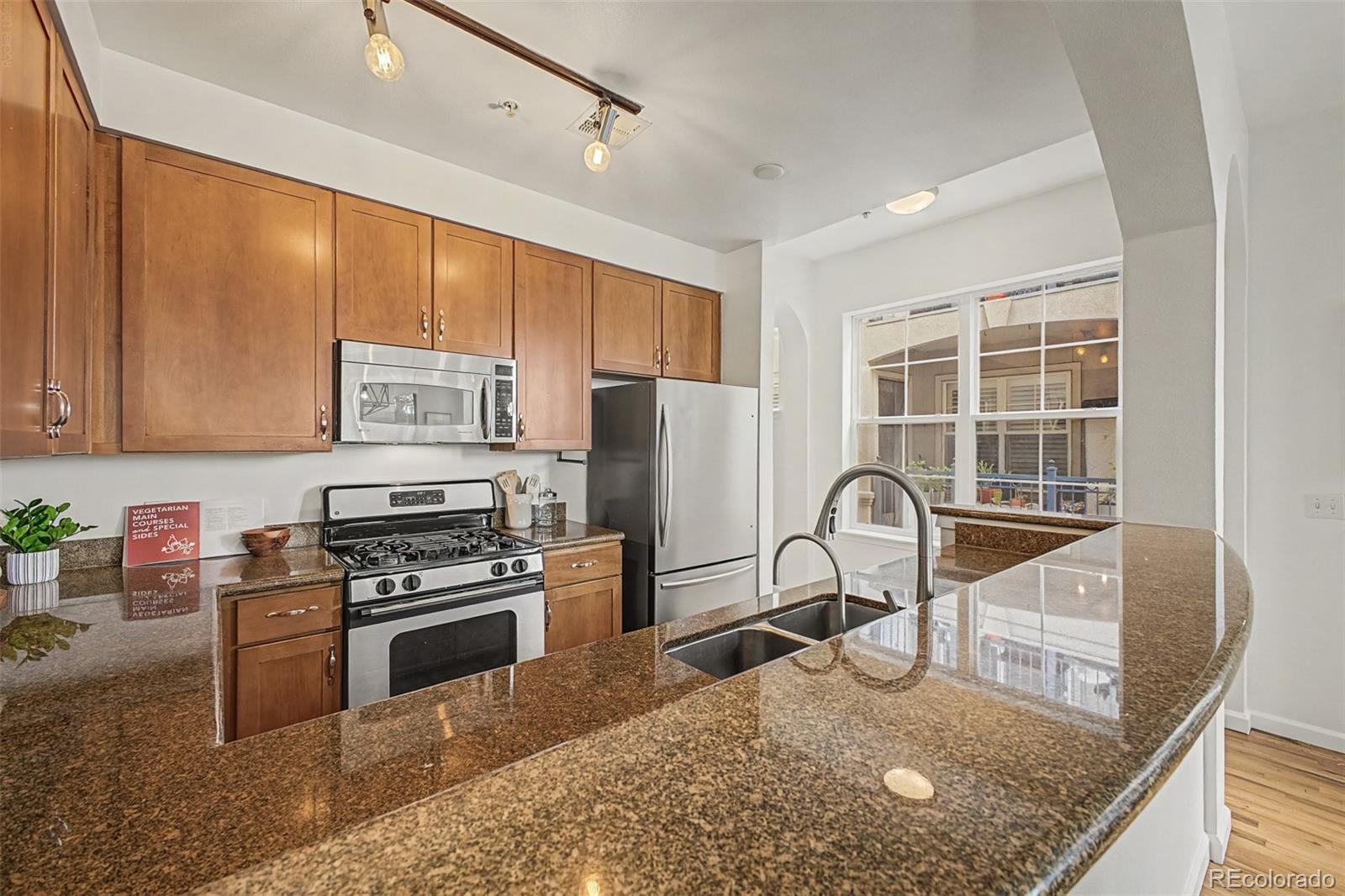 MLS Image #14 for 1489  steele street,denver, Colorado