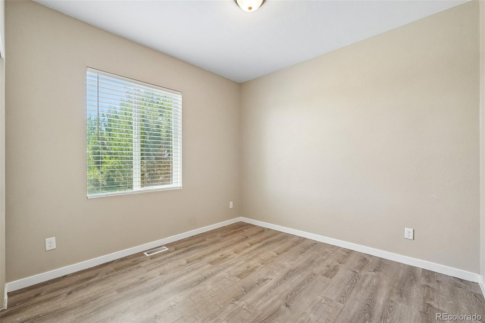MLS Image #15 for 10202  southlawn circle,commerce city, Colorado