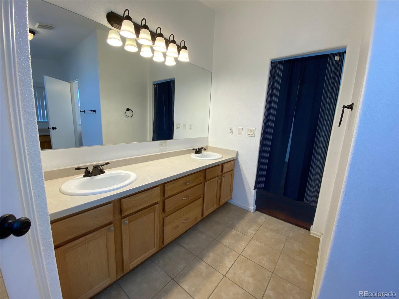 MLS Image #18 for 611 w 4th avenue,denver, Colorado