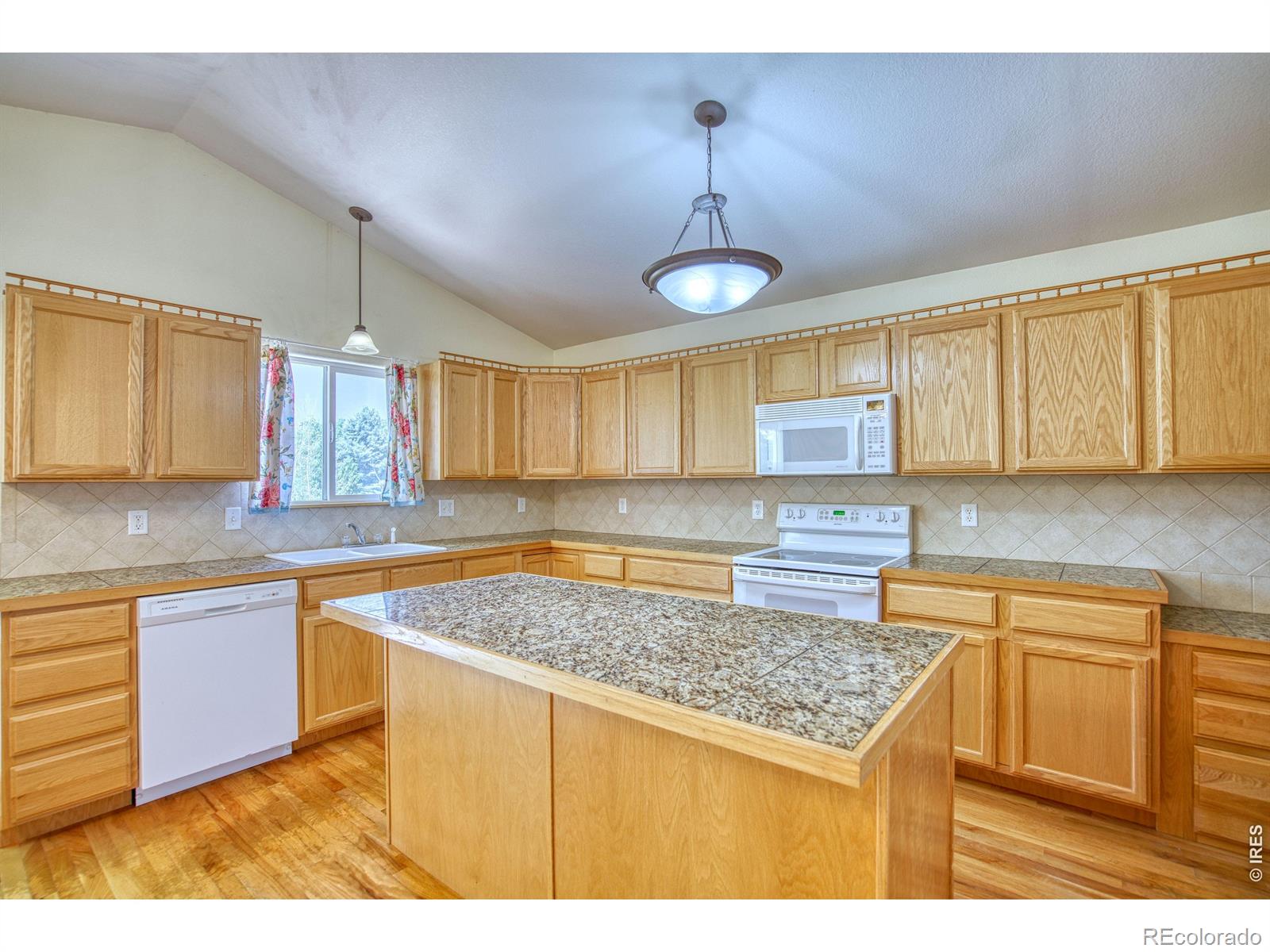 MLS Image #10 for 1384  saginaw pointe drive,windsor, Colorado