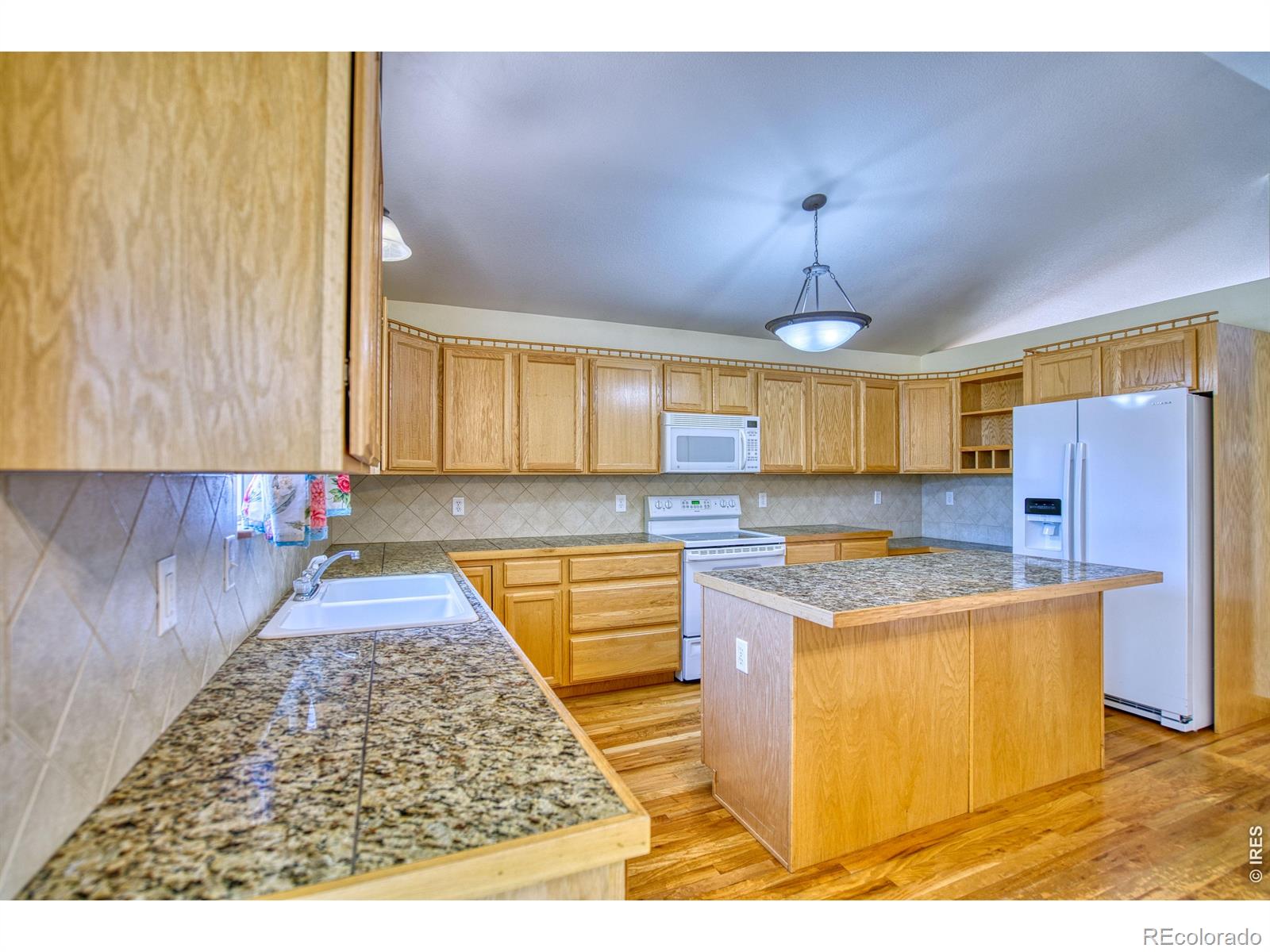 MLS Image #9 for 1384  saginaw pointe drive,windsor, Colorado