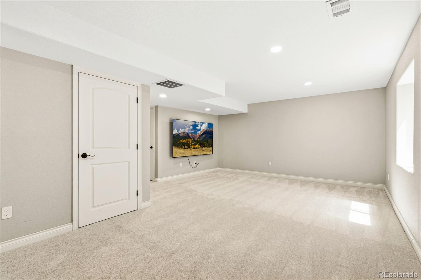 MLS Image #23 for 2055  vineyard court,windsor, Colorado