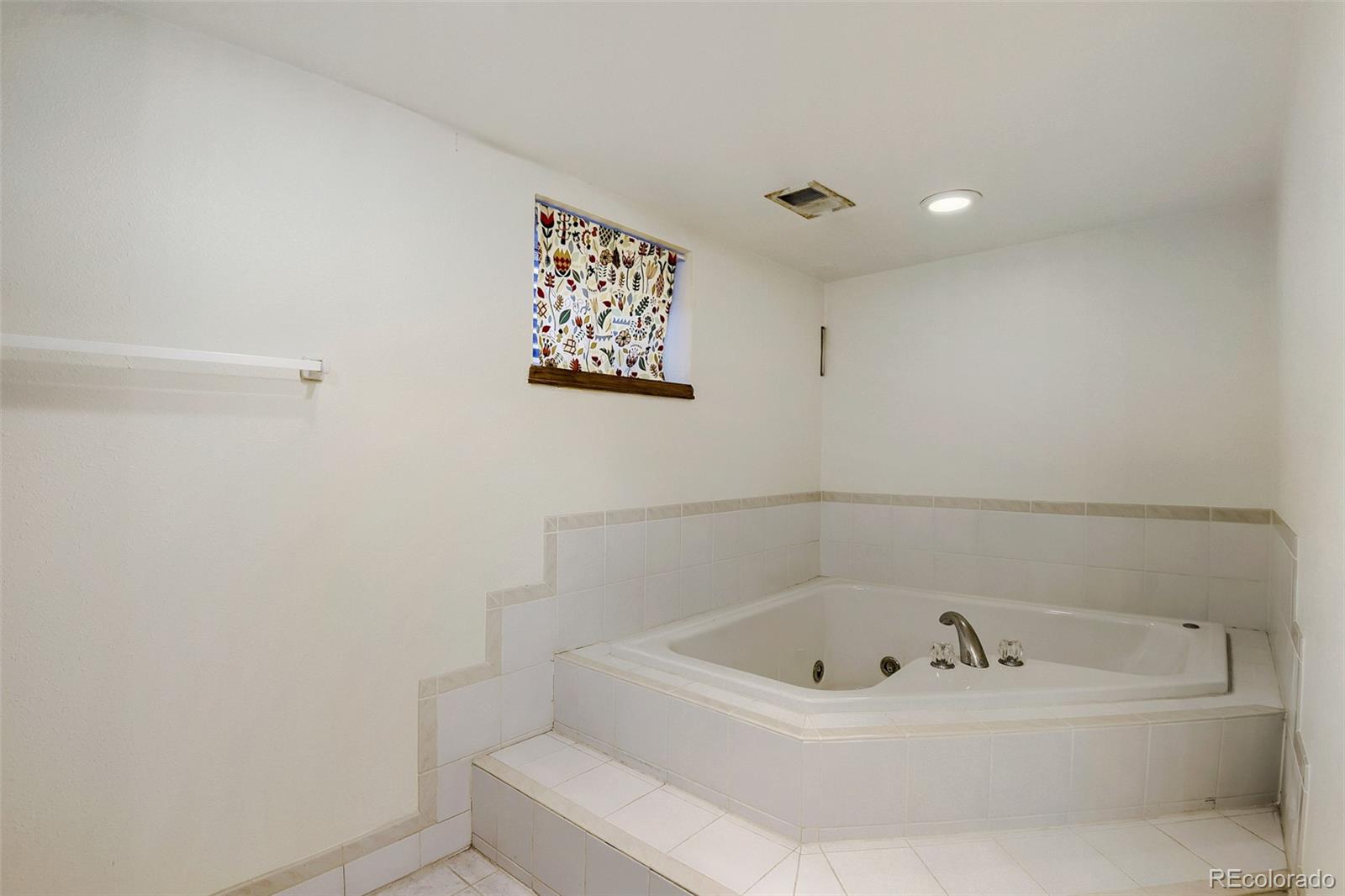 MLS Image #20 for 1435 e irish lane,littleton, Colorado