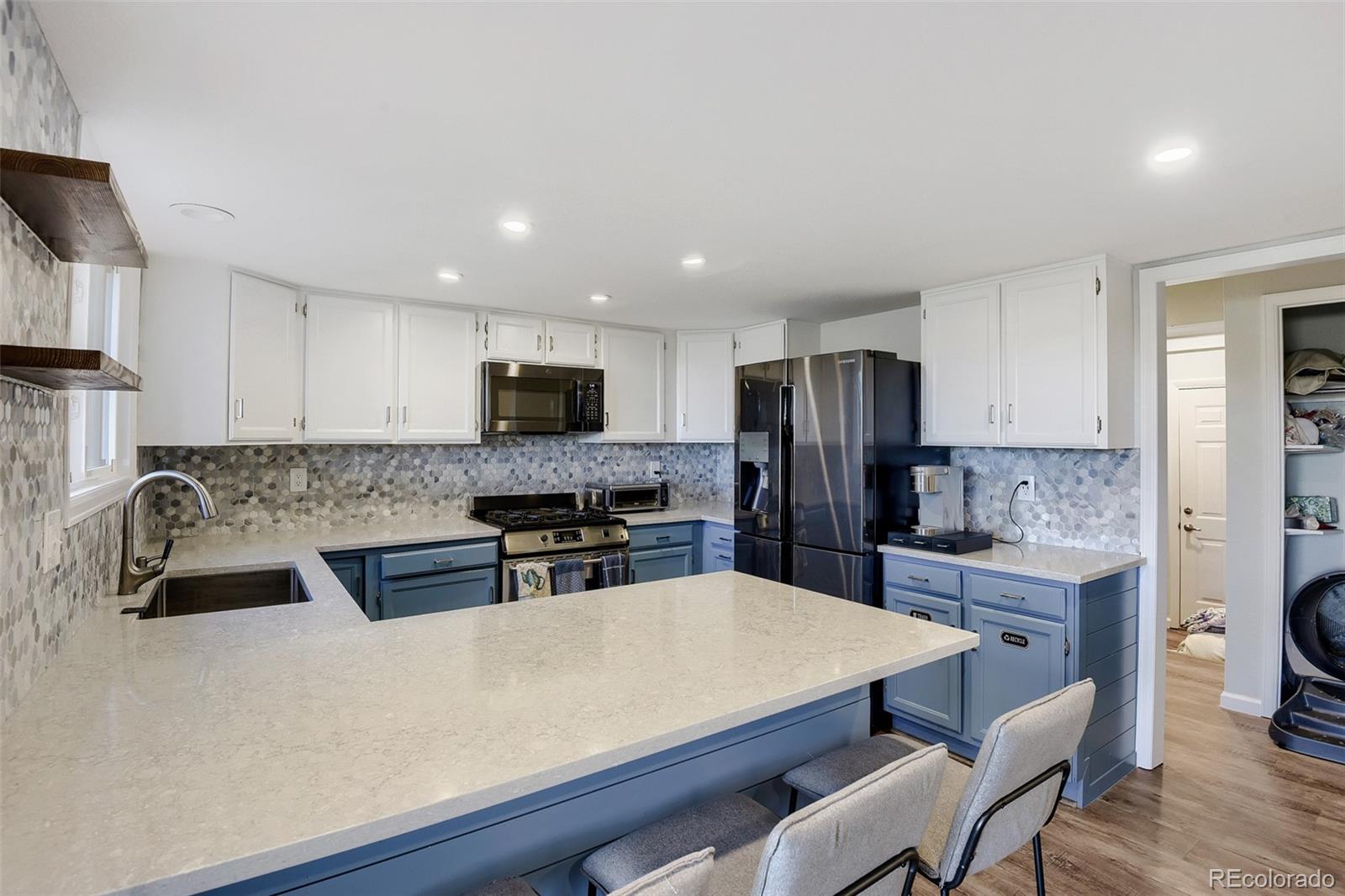 MLS Image #4 for 1435 e irish lane,littleton, Colorado