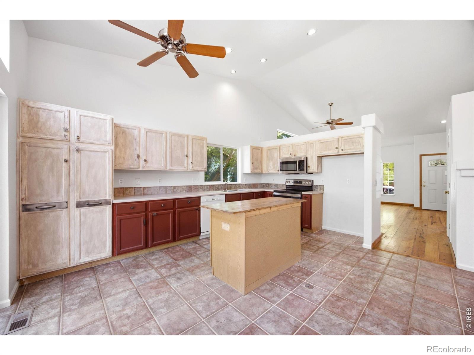 MLS Image #10 for 726  nelson park drive,longmont, Colorado