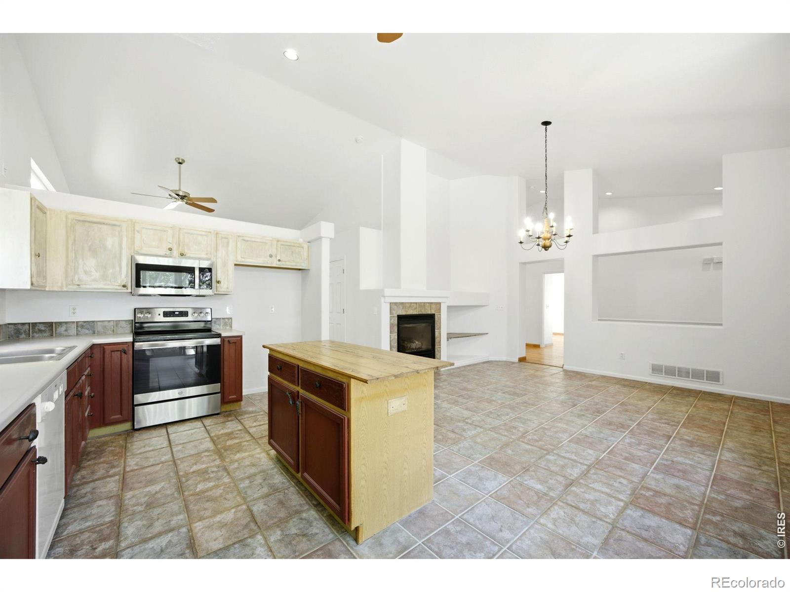 MLS Image #11 for 726  nelson park drive,longmont, Colorado