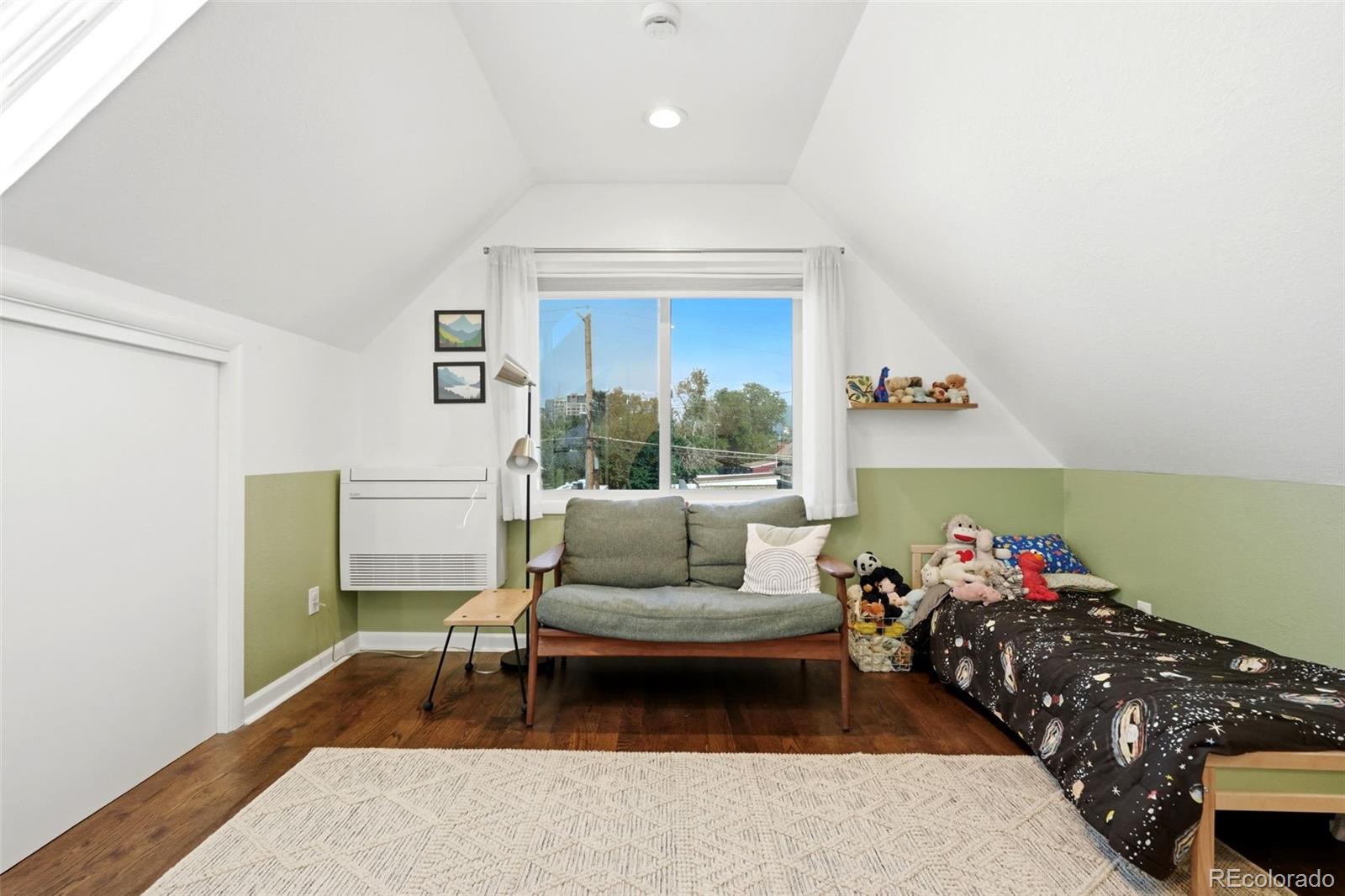 MLS Image #11 for 814  fox street,denver, Colorado