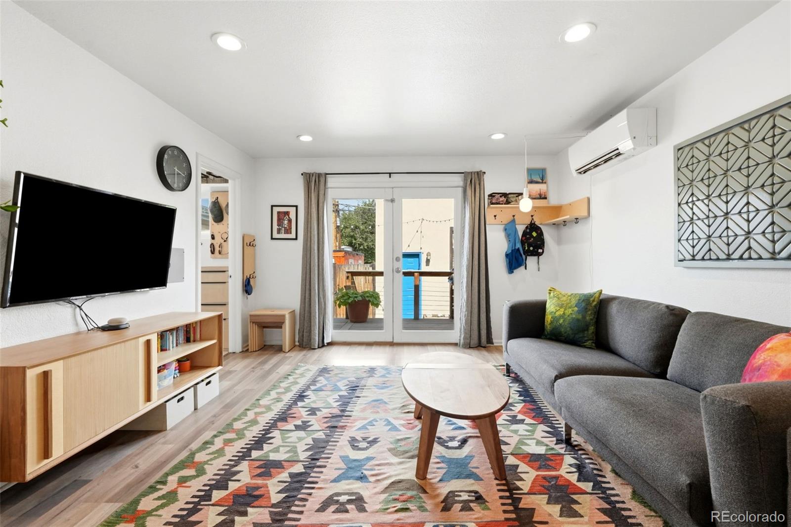 MLS Image #28 for 814  fox street,denver, Colorado