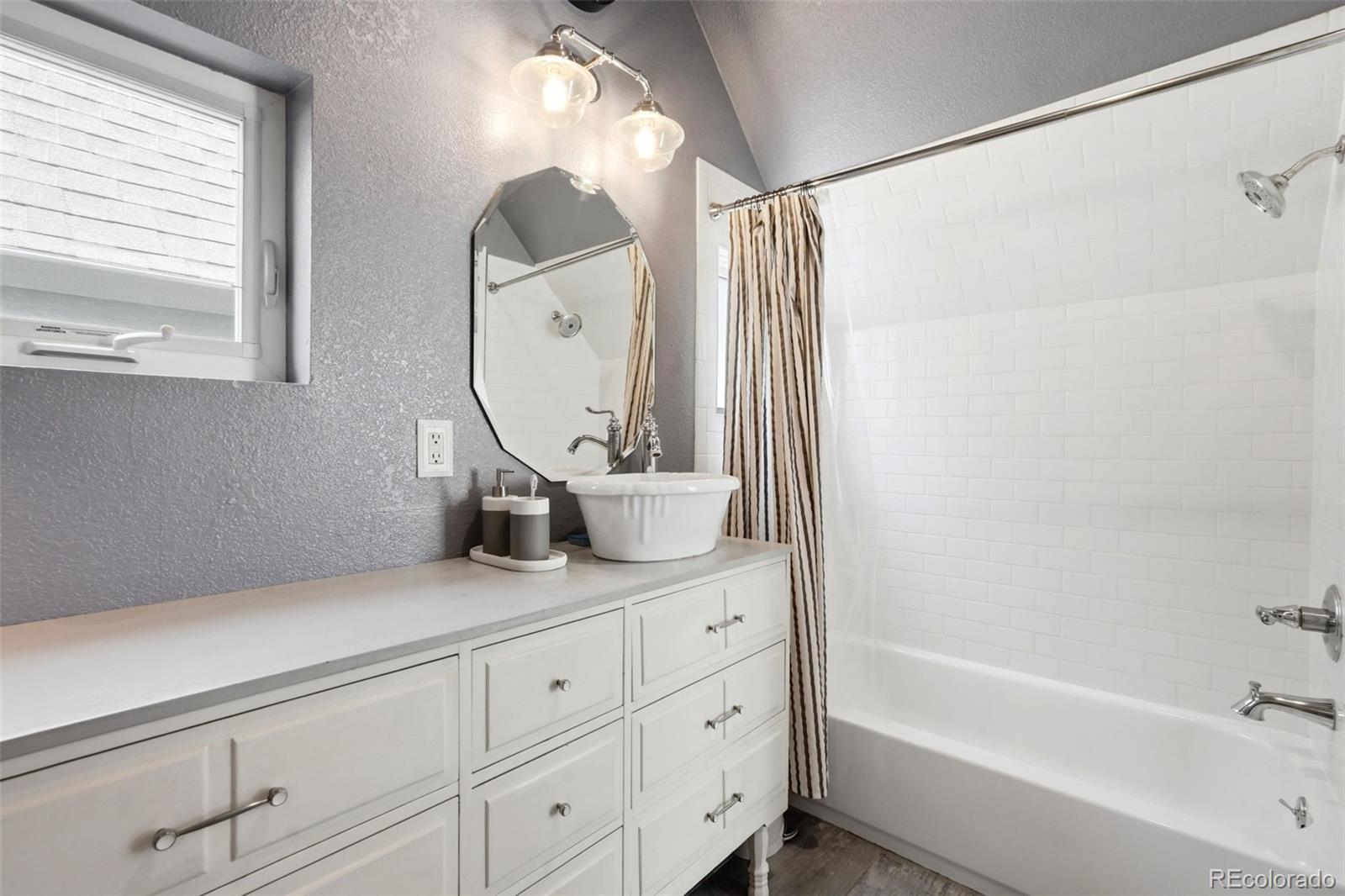 MLS Image #40 for 814  fox street,denver, Colorado