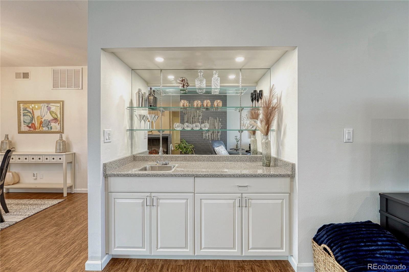 MLS Image #10 for 4250 s olive street,denver, Colorado
