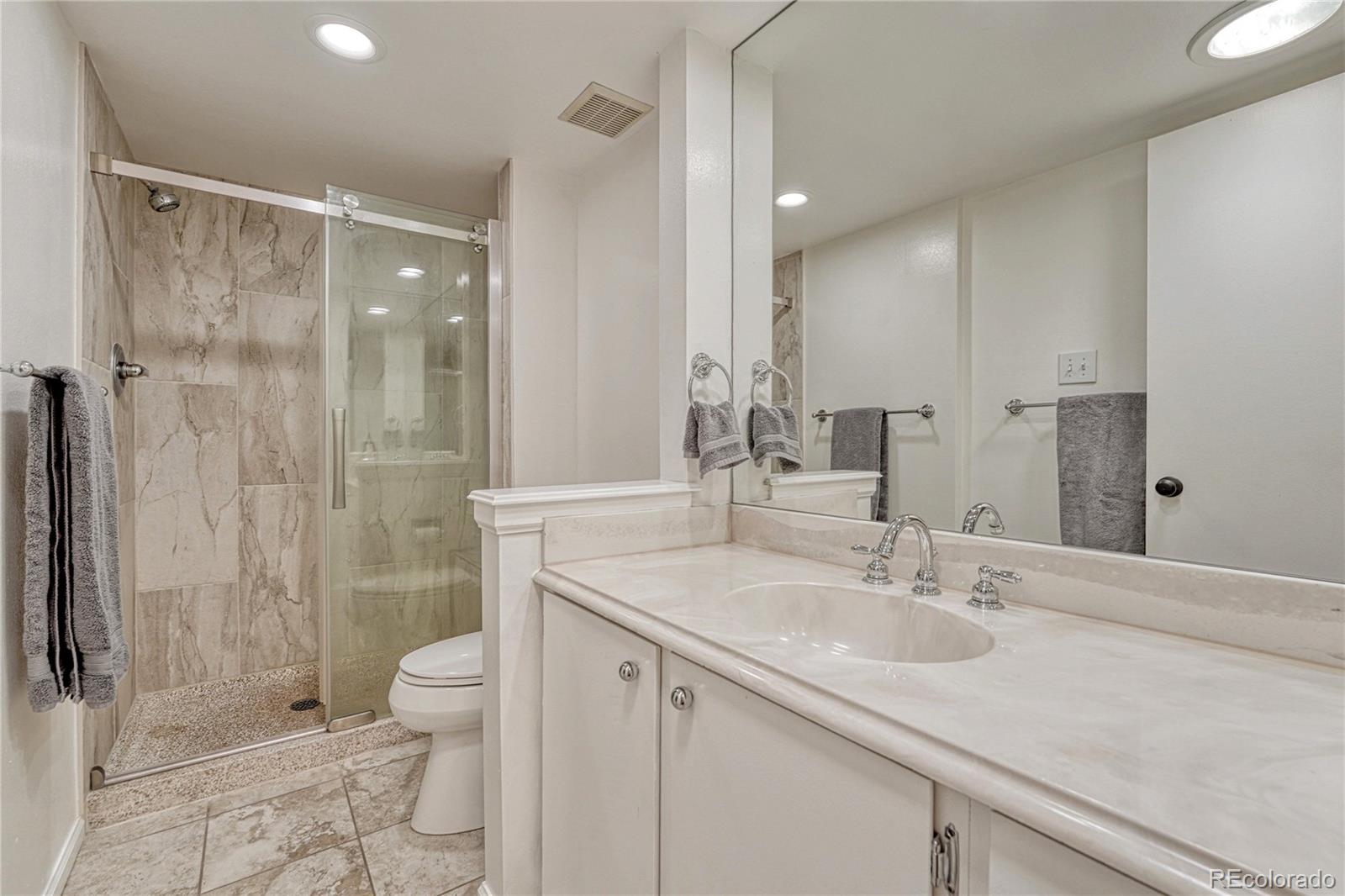 MLS Image #23 for 4250 s olive street,denver, Colorado