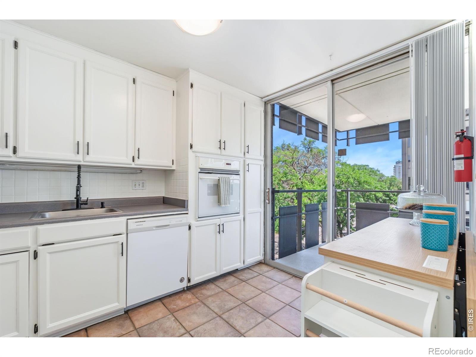 MLS Image #18 for 790 n washington street,denver, Colorado