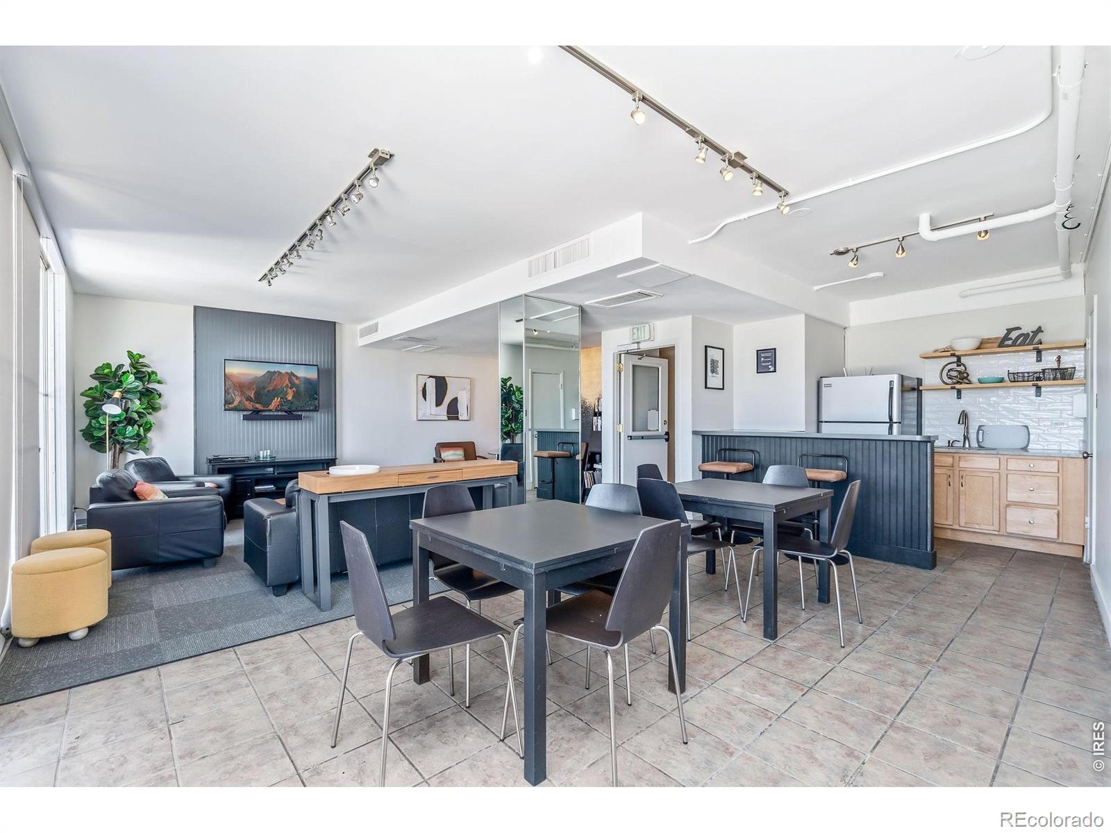 MLS Image #21 for 790 n washington street,denver, Colorado